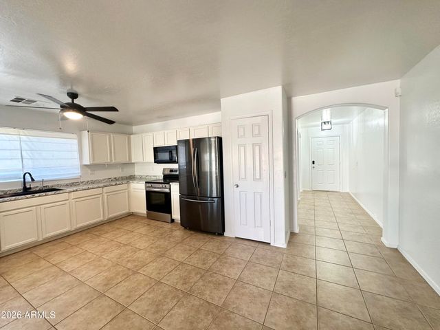 1672 E LEAF Road, San Tan Valley, AZ 85140