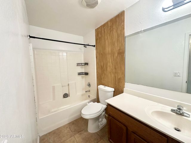 1672 E LEAF Road, San Tan Valley, AZ 85140