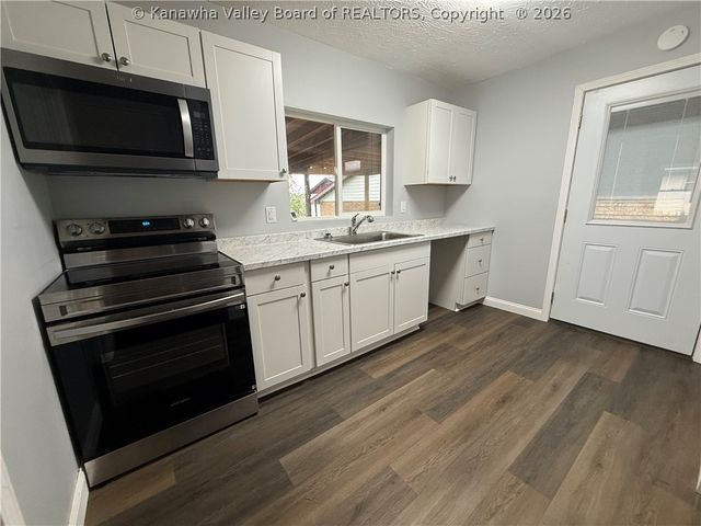 833 Allview Drive, South Charleston, WV 25309