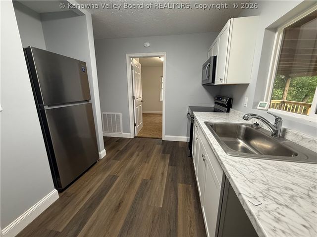 833 Allview Drive, South Charleston, WV 25309