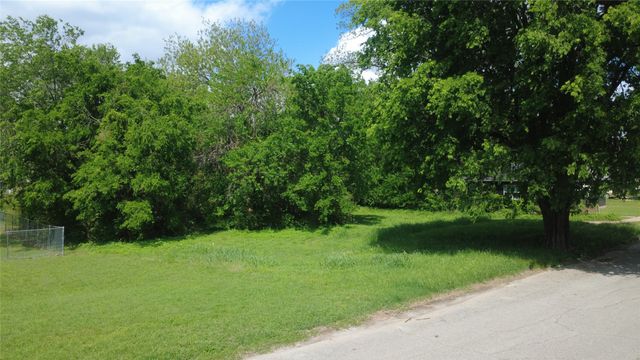 611 W Johnson Street, Denison, TX 75020