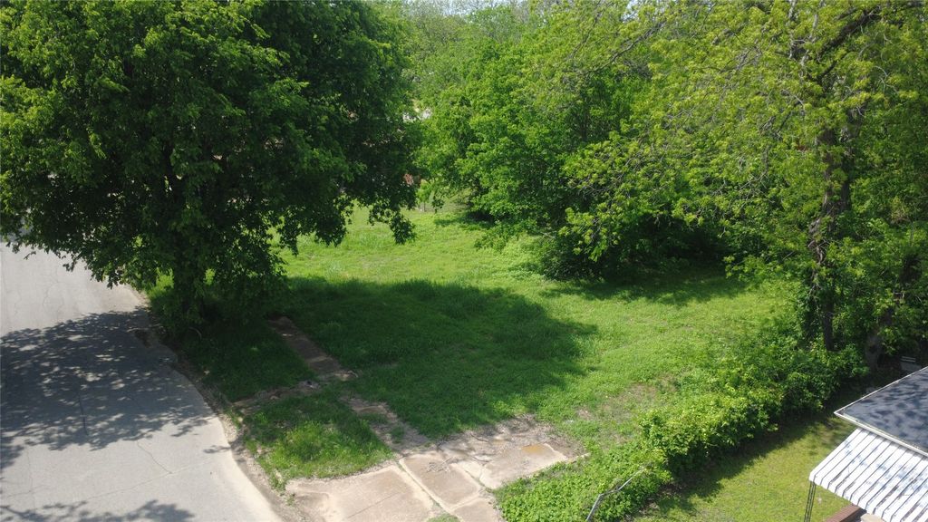 611 W Johnson Street, Denison, TX 75020