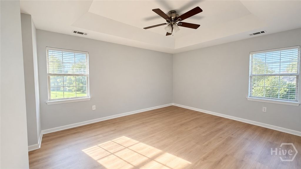 Image 17 of property listing at 124 Dearborn Drive, Richmond Hill, GA 31324