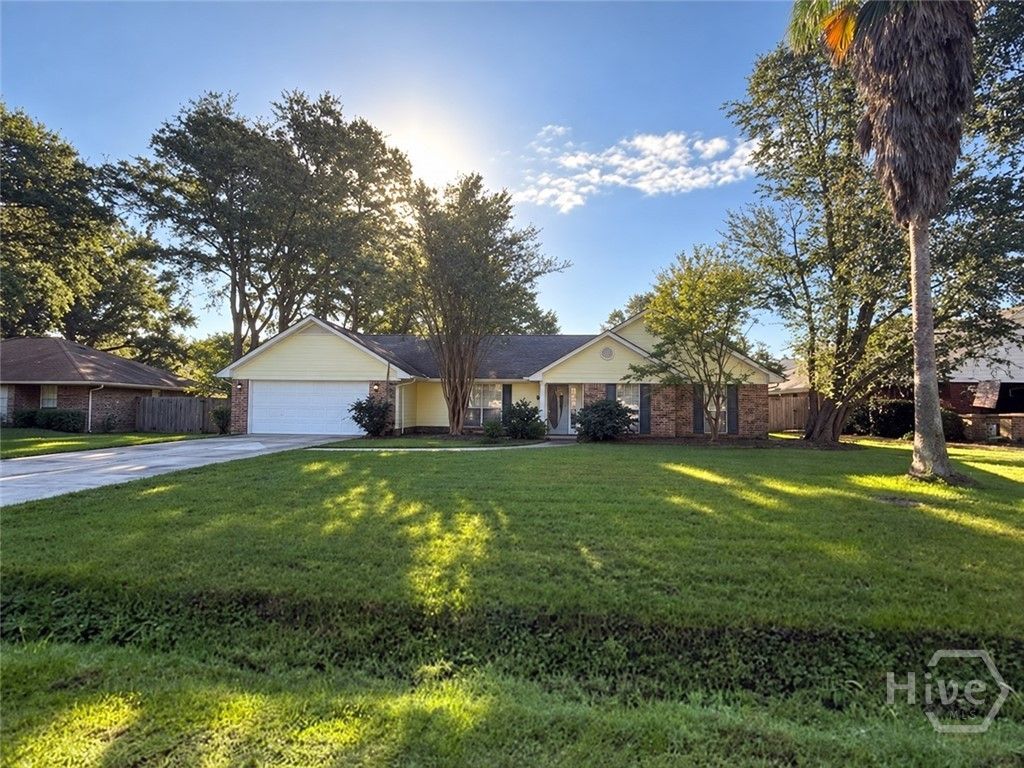 Image 2 of property listing at 124 Dearborn Drive, Richmond Hill, GA 31324