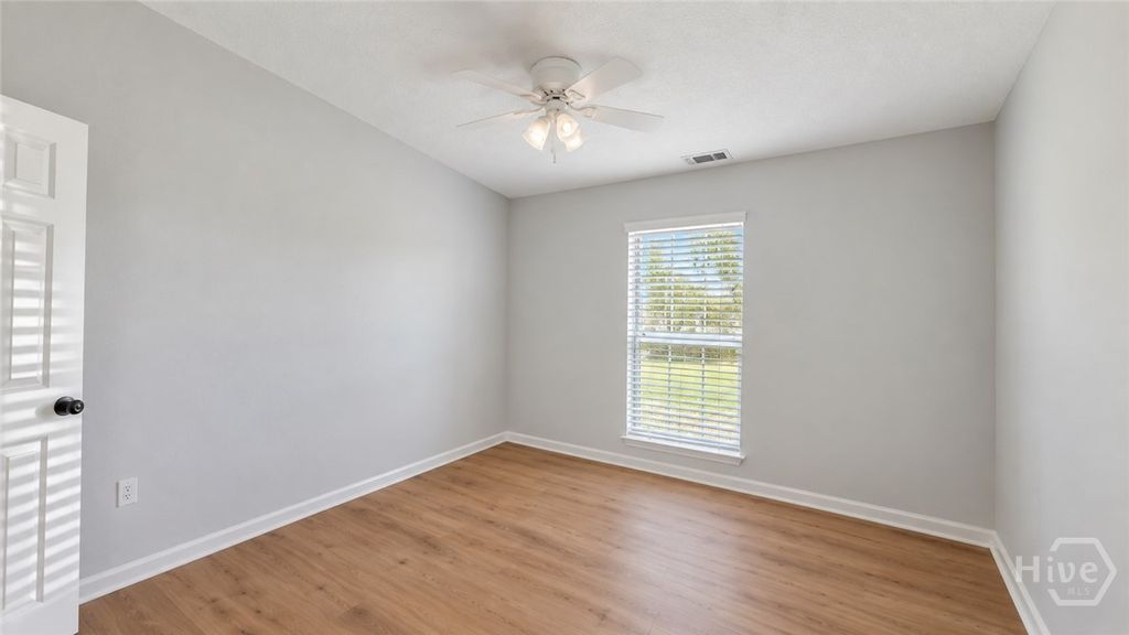 Image 21 of property listing at 124 Dearborn Drive, Richmond Hill, GA 31324