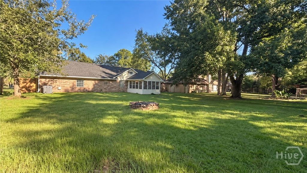Image 28 of property listing at 124 Dearborn Drive, Richmond Hill, GA 31324