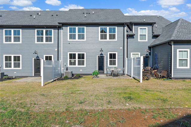 233 Panther Dr, Murfreesboro, TN 37127
