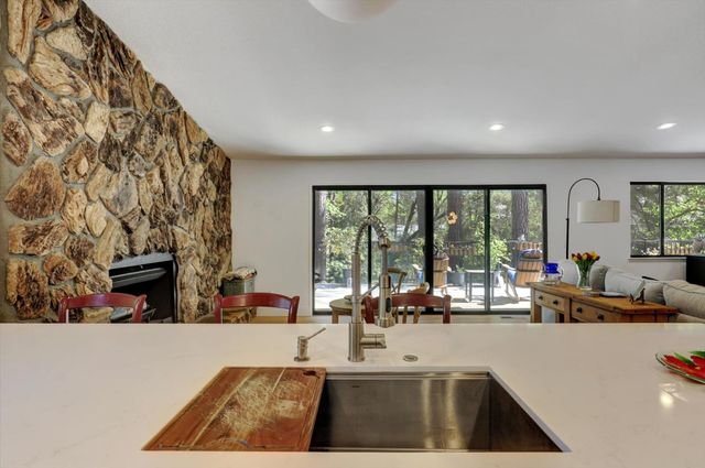 19662 Chaparral Cir, Penn Valley, CA 95946