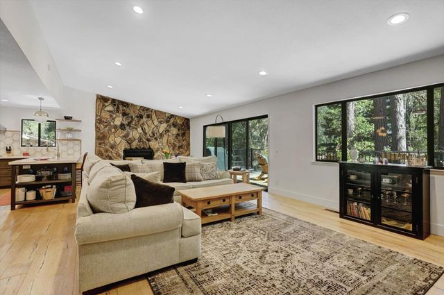 19662 Chaparral Cir, Penn Valley, CA 95946