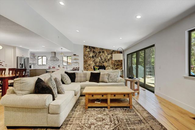19662 Chaparral Cir, Penn Valley, CA 95946