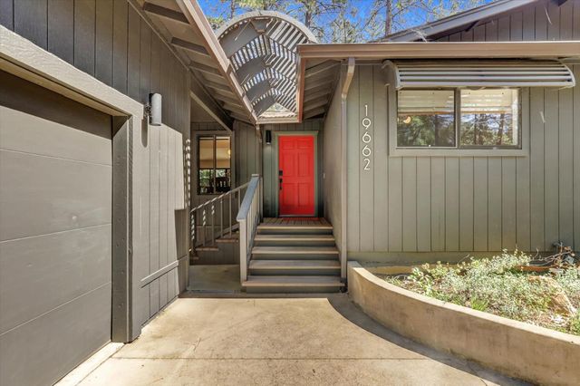 19662 Chaparral Cir, Penn Valley, CA 95946
