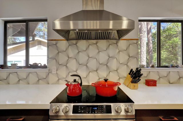 19662 Chaparral Cir, Penn Valley, CA 95946