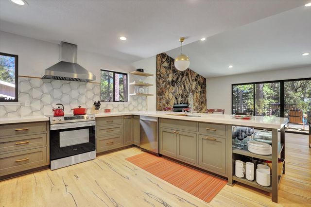 19662 Chaparral Cir, Penn Valley, CA 95946