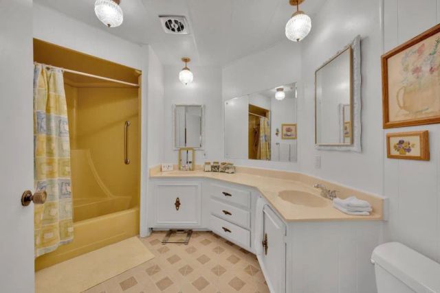 2003 Bayview Heights SPC 109, San Diego, CA 92105