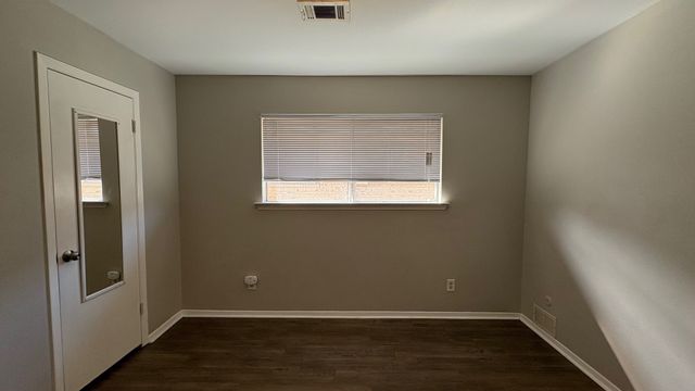 2410 Woodoak Court, Irving, TX 75060