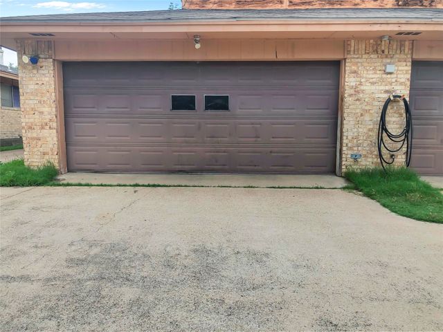 2410 Woodoak Court, Irving, TX 75060