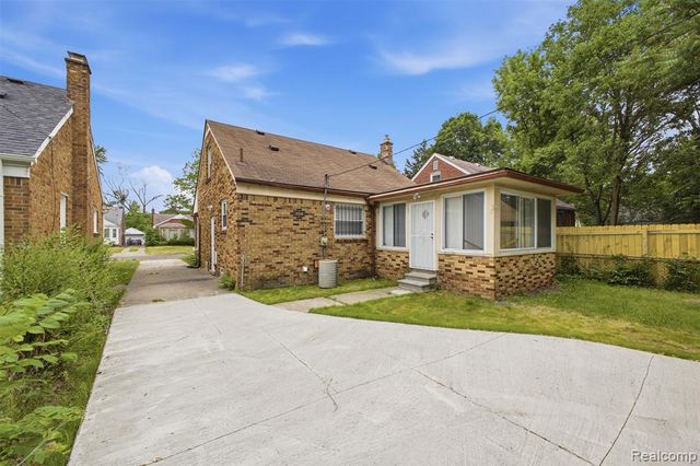 18492 Warwick Street, Detroit, MI 48219