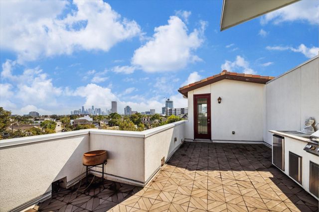 5211 Calle Cordoba Place, Houston, TX 77007