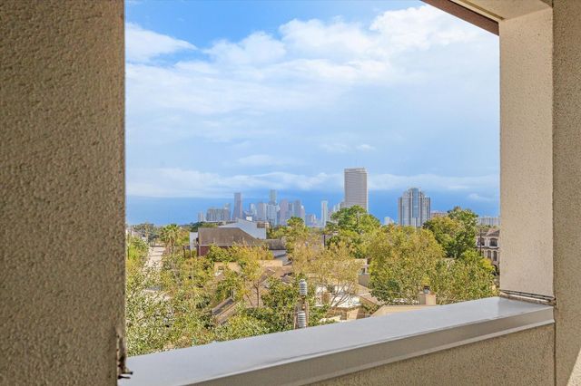 5211 Calle Cordoba Place, Houston, TX 77007