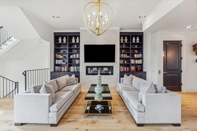 5211 Calle Cordoba Place, Houston, TX 77007