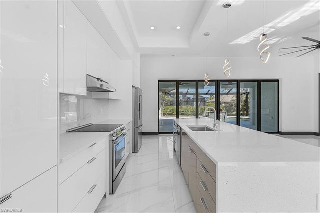 2123 SW 52nd TER, Cape Coral, FL 33914