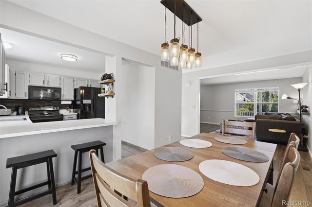 455 Waverly Lane, Genoa Township, MI 48843