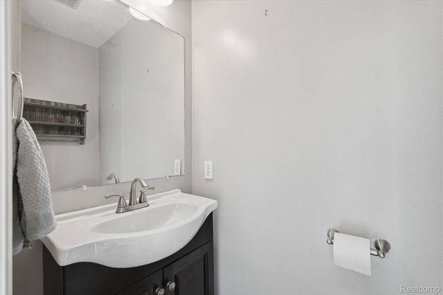 455 Waverly Lane, Genoa Township, MI 48843