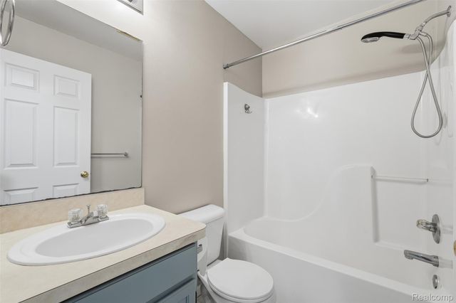 455 Waverly Lane, Genoa Township, MI 48843