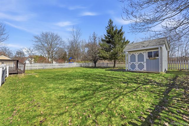 455 Waverly Lane, Genoa Township, MI 48843