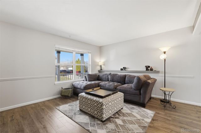 455 Waverly Lane, Genoa Township, MI 48843