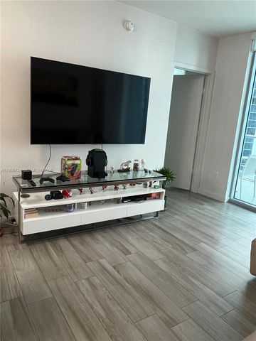 1100 S Miami Ave 2011, Miami, FL 33130