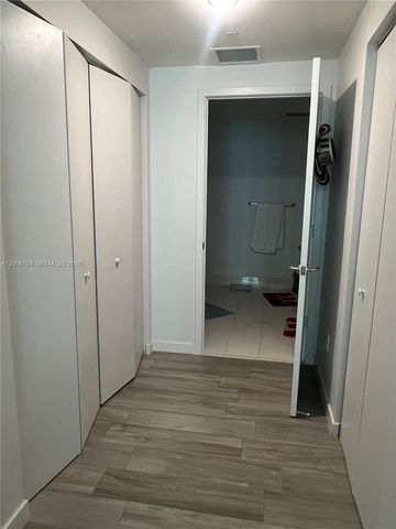 1100 S Miami Ave 2011, Miami, FL 33130