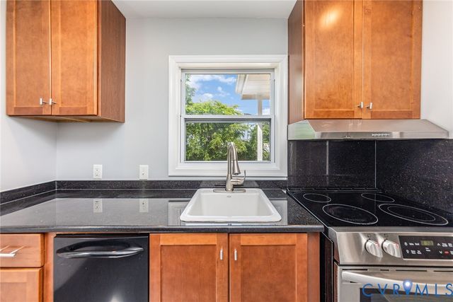 25 Cherry St, Petersburg, VA 23803