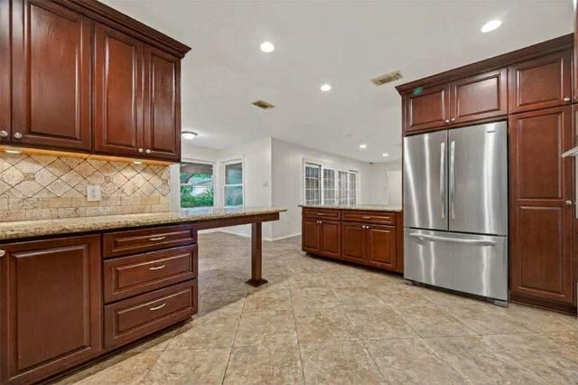 5638 Sanford Road, Houston, TX 77096