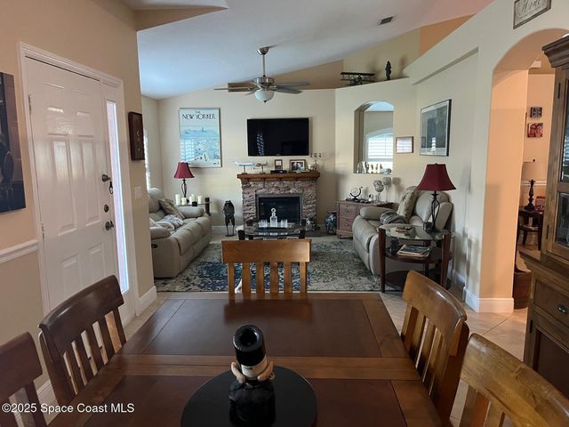 7100 Hacienda Drive, Grant, FL 32949