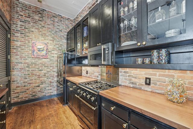 2318 Market Street 12, Galveston, TX 77550