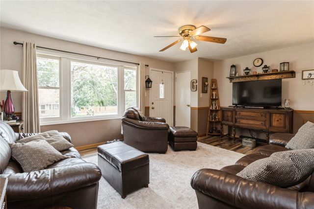 7202 SW 13th Street, Des Moines, IA 50315