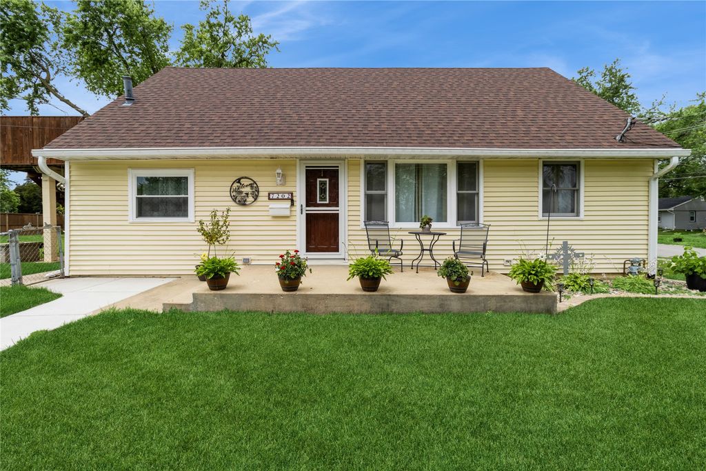 7202 SW 13th Street, Des Moines, IA 50315