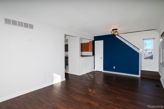 17921 Oakdale Street, Roseville, MI 48066