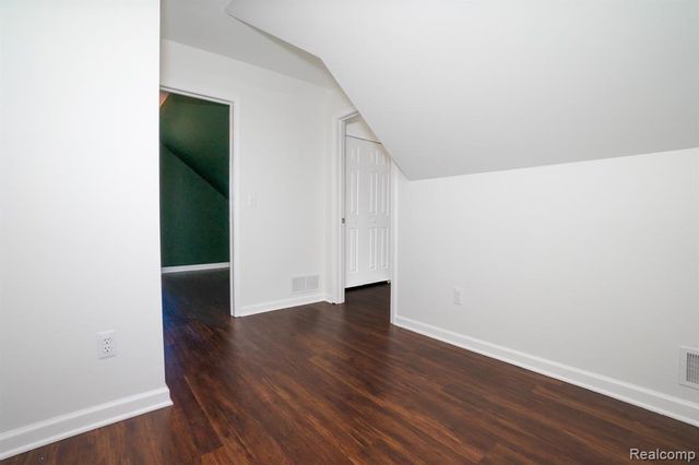 17921 Oakdale Street, Roseville, MI 48066