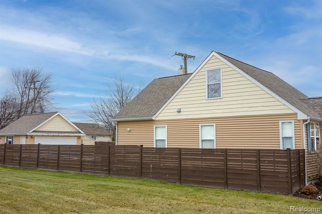 17921 Oakdale Street, Roseville, MI 48066