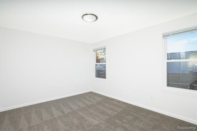 17921 Oakdale Street, Roseville, MI 48066