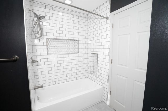 17921 Oakdale Street, Roseville, MI 48066