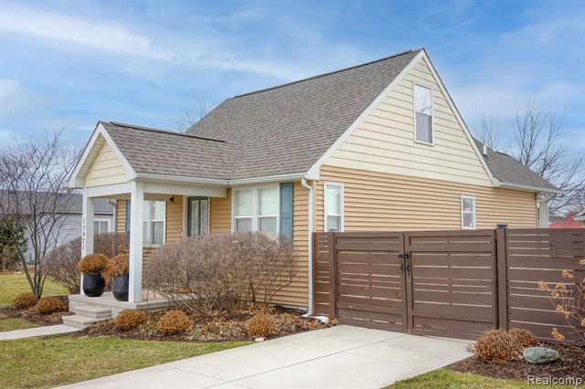 17921 Oakdale Street, Roseville, MI 48066