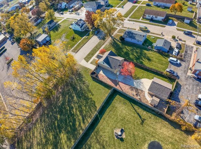 17921 Oakdale Street, Roseville, MI 48066