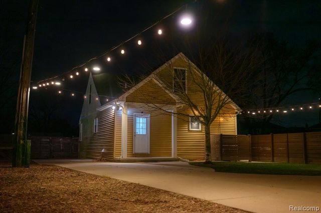 17921 Oakdale Street, Roseville, MI 48066