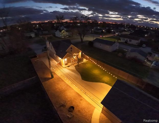 17921 Oakdale Street, Roseville, MI 48066