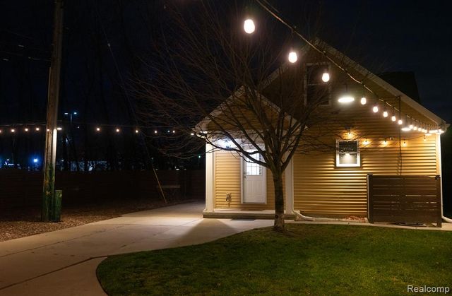 17921 Oakdale Street, Roseville, MI 48066