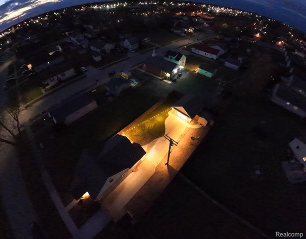 17921 Oakdale Street, Roseville, MI 48066