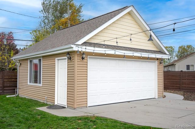 17921 Oakdale Street, Roseville, MI 48066